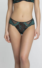 Load image into Gallery viewer, Short