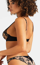 Load image into Gallery viewer, Wire Triangle Bra