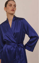 Load image into Gallery viewer, Silk Short Robe