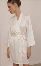 Load image into Gallery viewer, Silk Short Robe