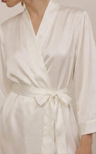 Load image into Gallery viewer, Silk Short Robe