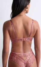Load image into Gallery viewer, Underwire Tri Bra