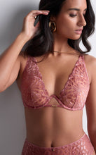 Load image into Gallery viewer, Underwire Tri Bra