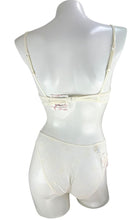 Load image into Gallery viewer, Half Cup Bra